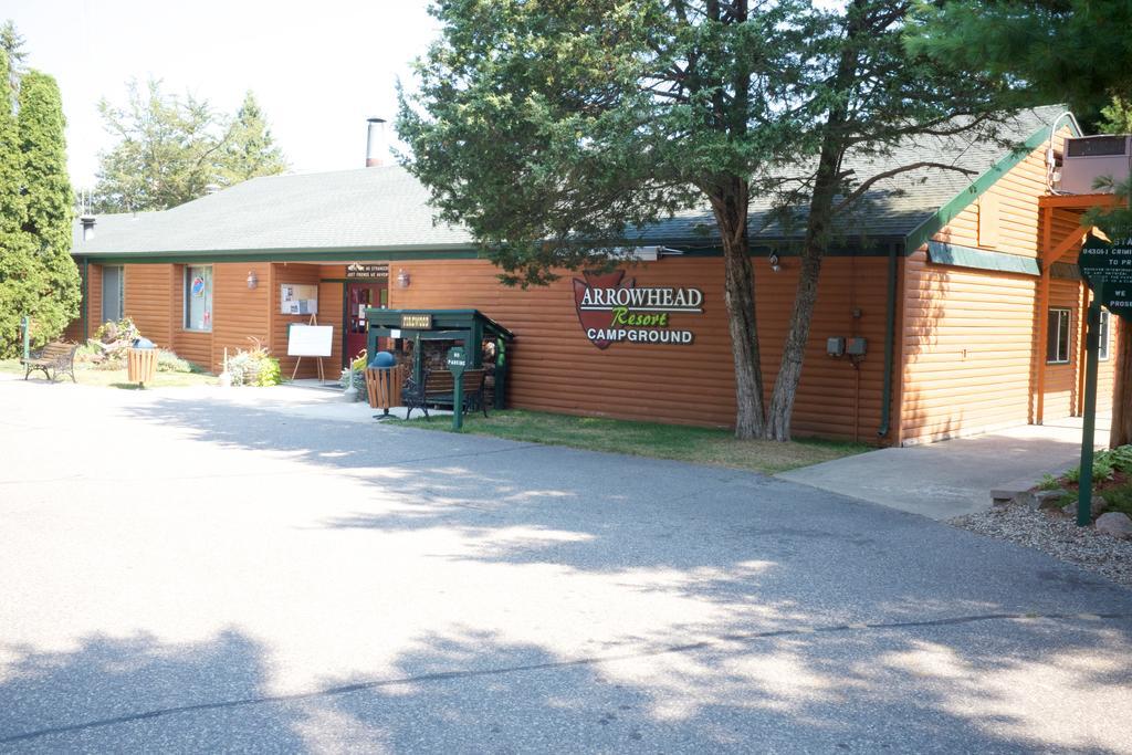 Arrowhead Camping Resort Deluxe Cabin 4 Douglas Center エクステリア 写真